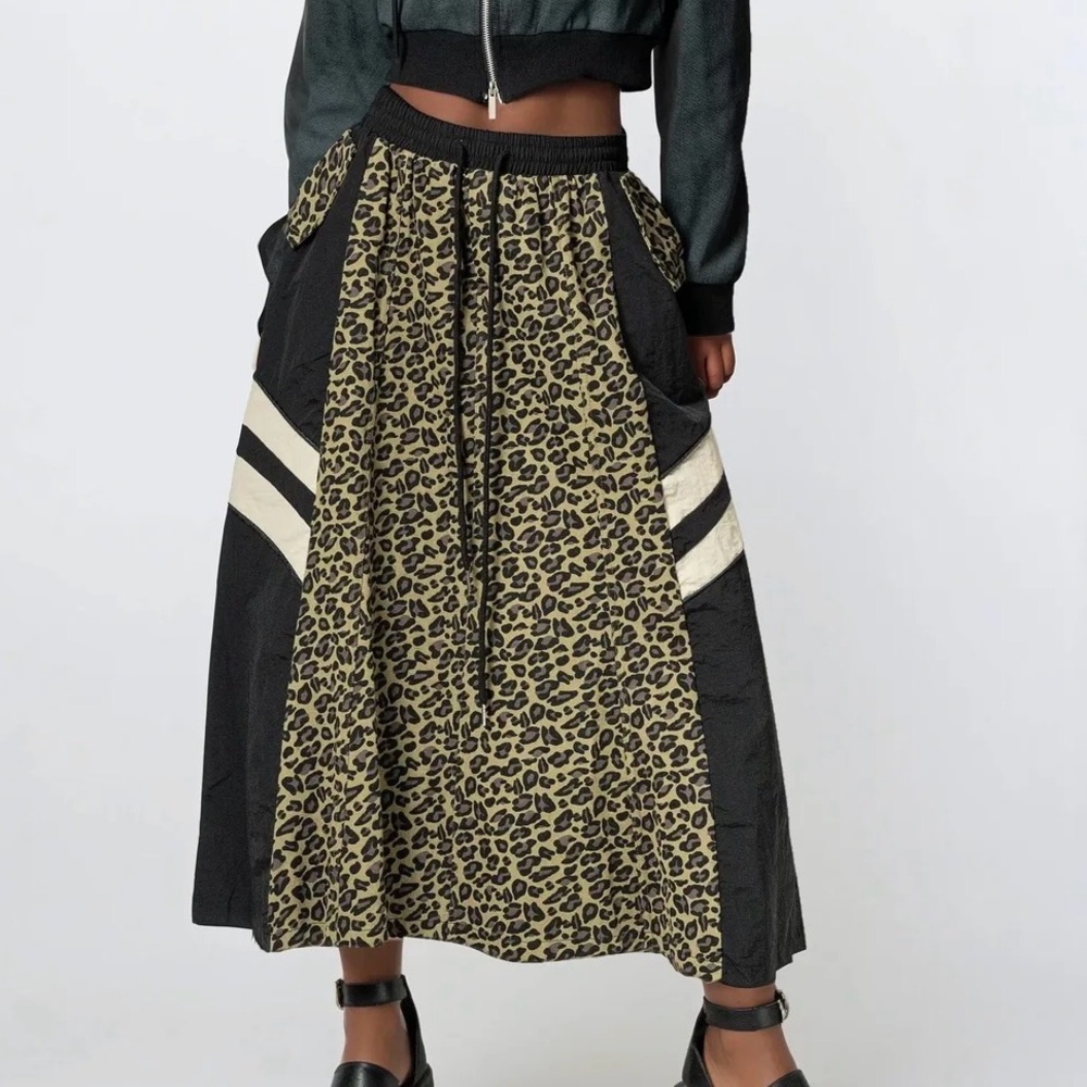 KATE HEWKO | ATHLEISURE STRIPED LEOPARD PRINT SKIRT